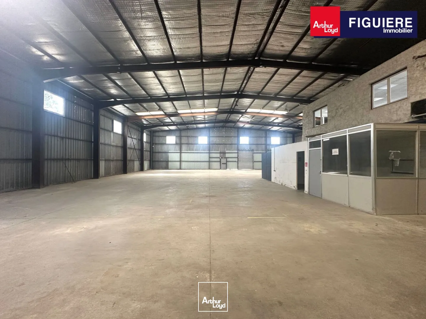 Locaux d'activité & Entrepôts - Location - VELAUX - 13880 - 740-740 - 7750084