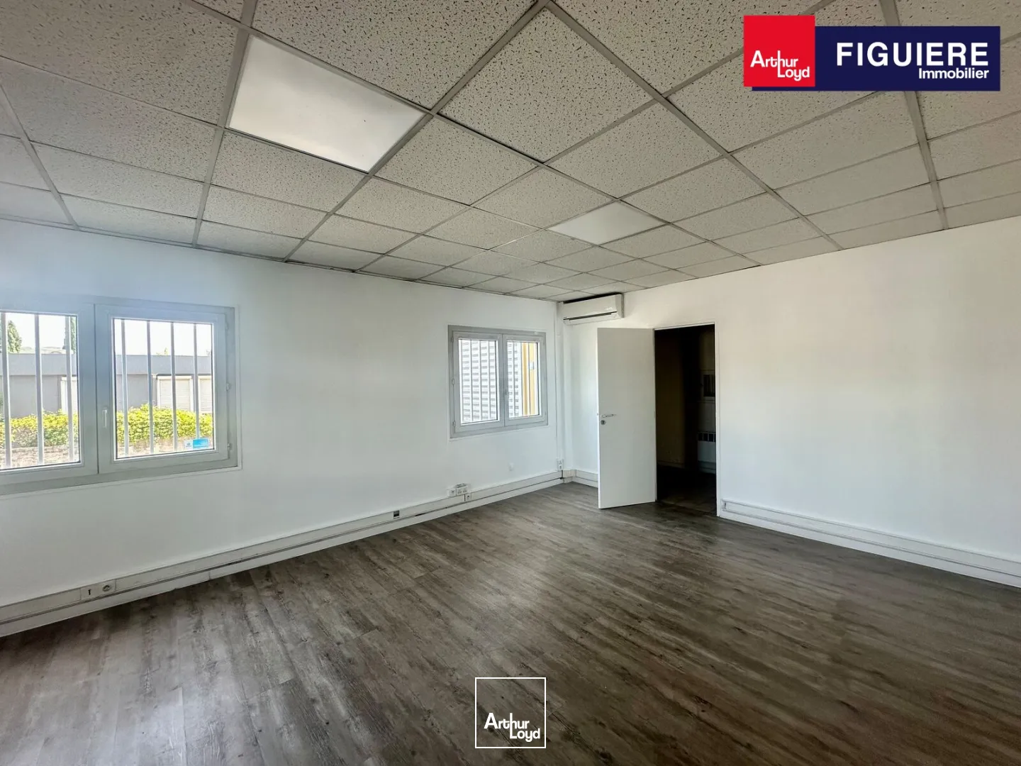 Locaux d'activité & Entrepôts - Location - VELAUX - 13880 - 740-740 - 7750091