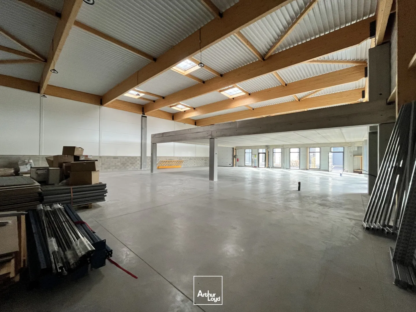 Locaux d'activité & Entrepôts - Location - GALLARGUES LE MONTUEUX - 30660 - 110.2-3945.2 - 7751592