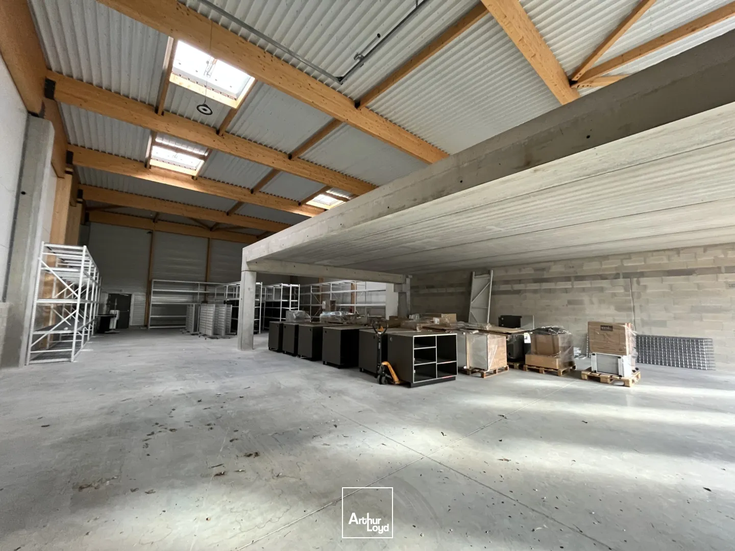 Locaux d'activité & Entrepôts - Location - GALLARGUES LE MONTUEUX - 30660 - 110.2-3945.2 - 7751594