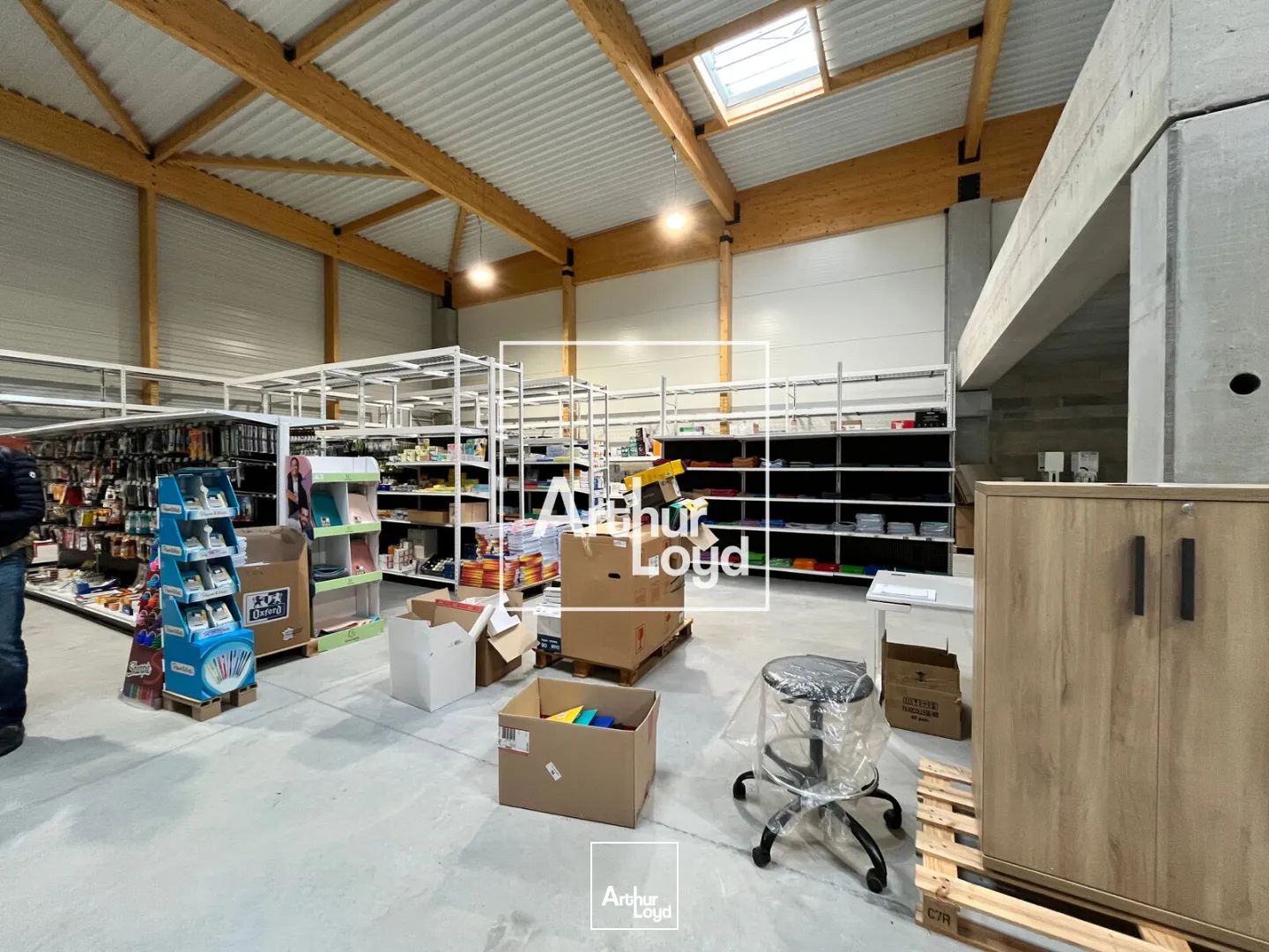 Locaux d'activité & Entrepôts - Location - GALLARGUES LE MONTUEUX - 30660 - 110.2-3945.2 - 7751593