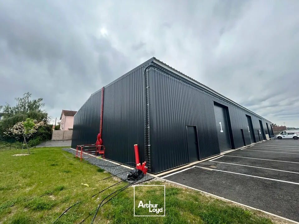 Locaux d'activité & Entrepôts - Location - CUSSET - 03300 - 234-1200 - 7751808