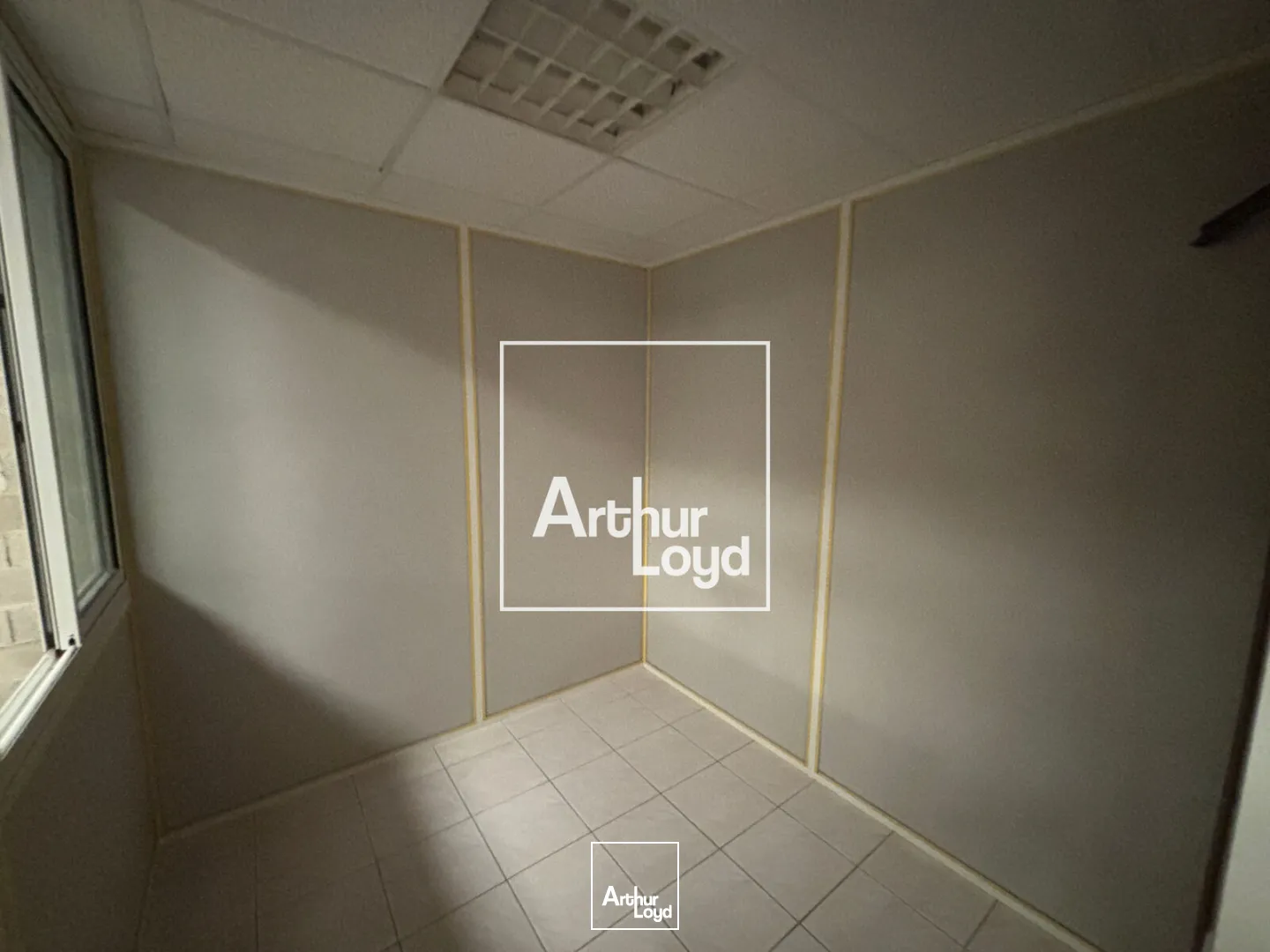 Locaux d'activité & Entrepôts - Vente - NIMES - 30900 - 190-190 - 7752459