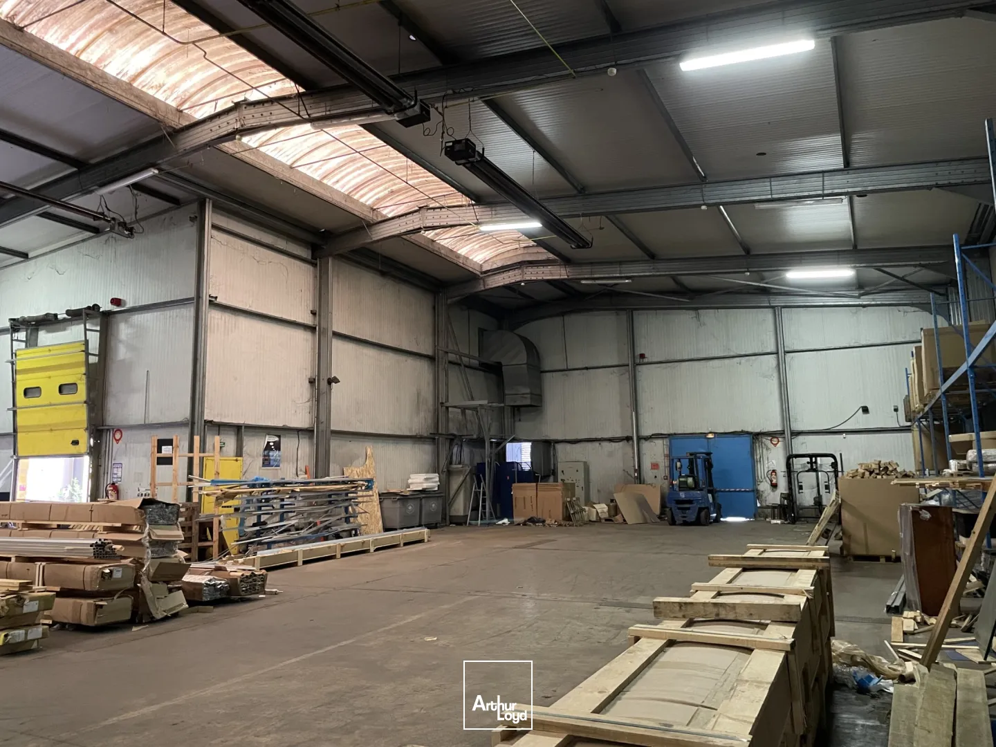 Locaux d'activité & Entrepôts - Location - VILLERS COTTERETS - 02600 - 860-860 - 7752466