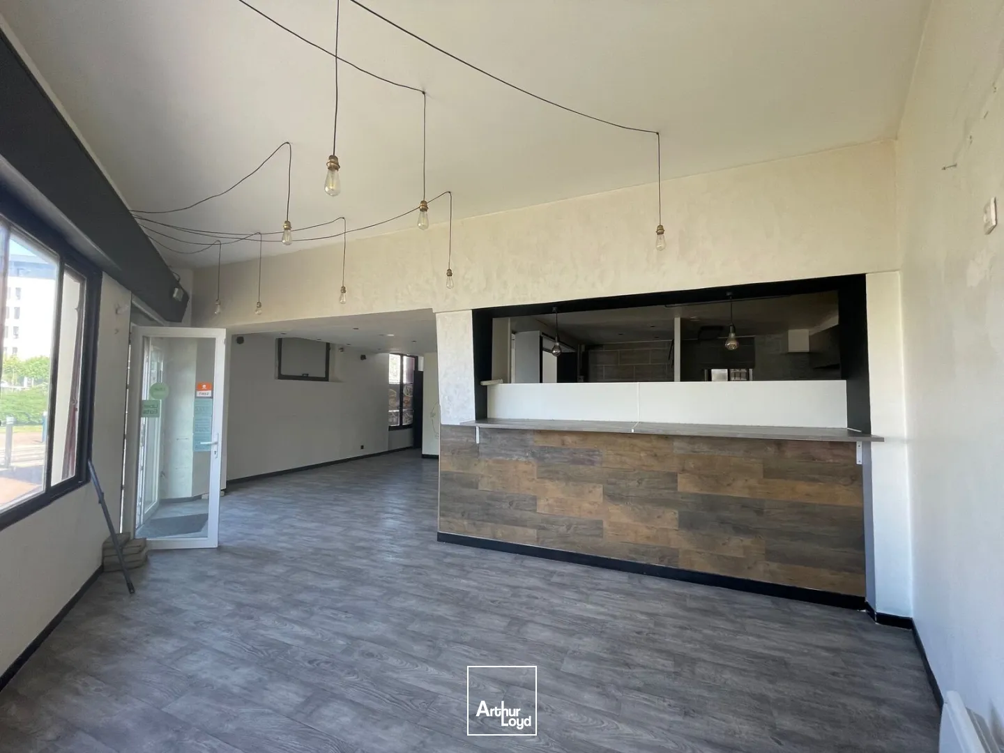 Locaux commerciaux - Location - SOISSONS - 02200 - 65-65 - 7752469