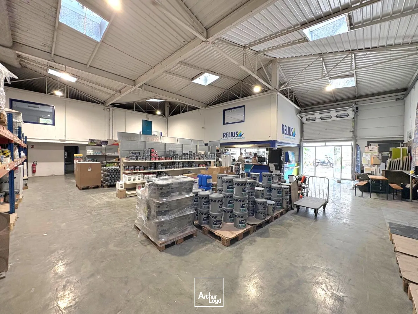Locaux d'activité & Entrepôts - Location - MARSEILLE - 13011 - 453.75-3357.93 - 7752834