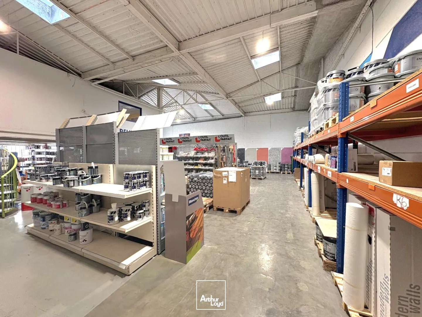 Locaux d'activité & Entrepôts - Location - MARSEILLE - 13011 - 453.75-3357.93 - 7752835