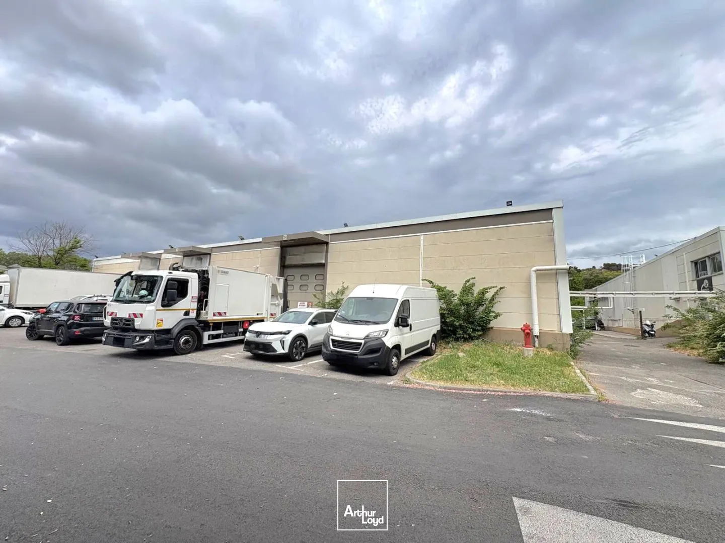 Locaux d'activité & Entrepôts - Location - MARSEILLE - 13011 - 453.75-3357.93 - 7752833
