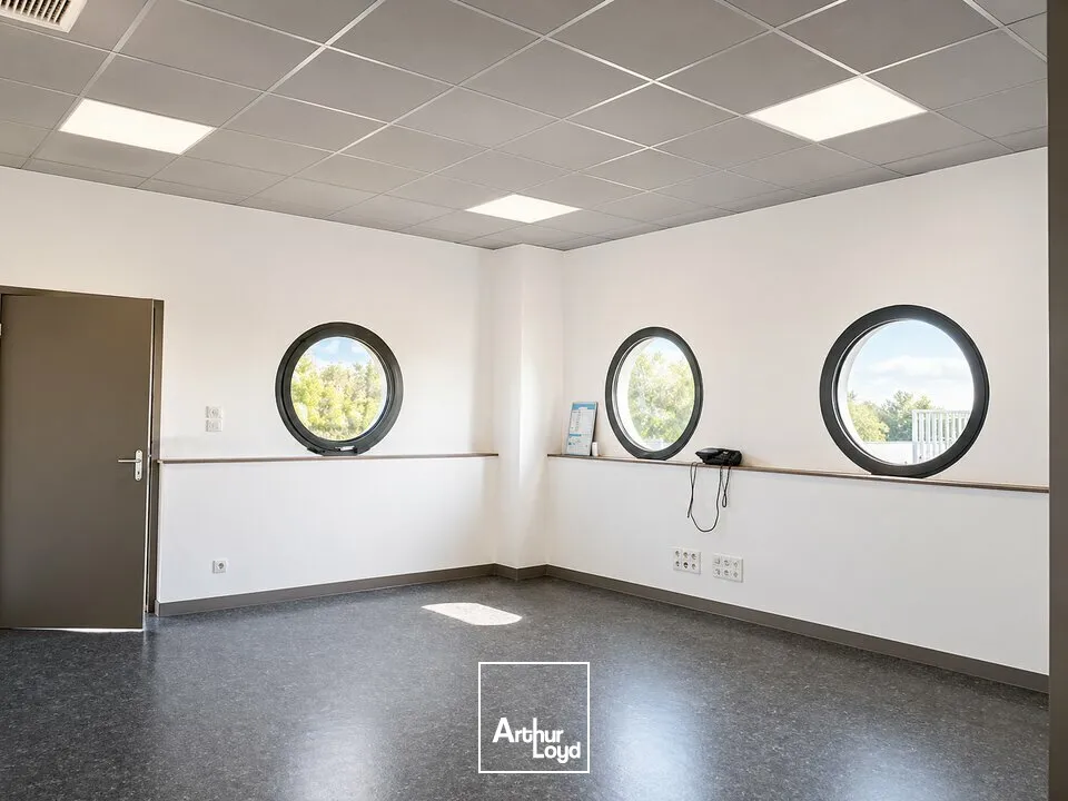 Bureaux - Vente - BREUIL MAGNE - 17870 - 780-780 - 7753175