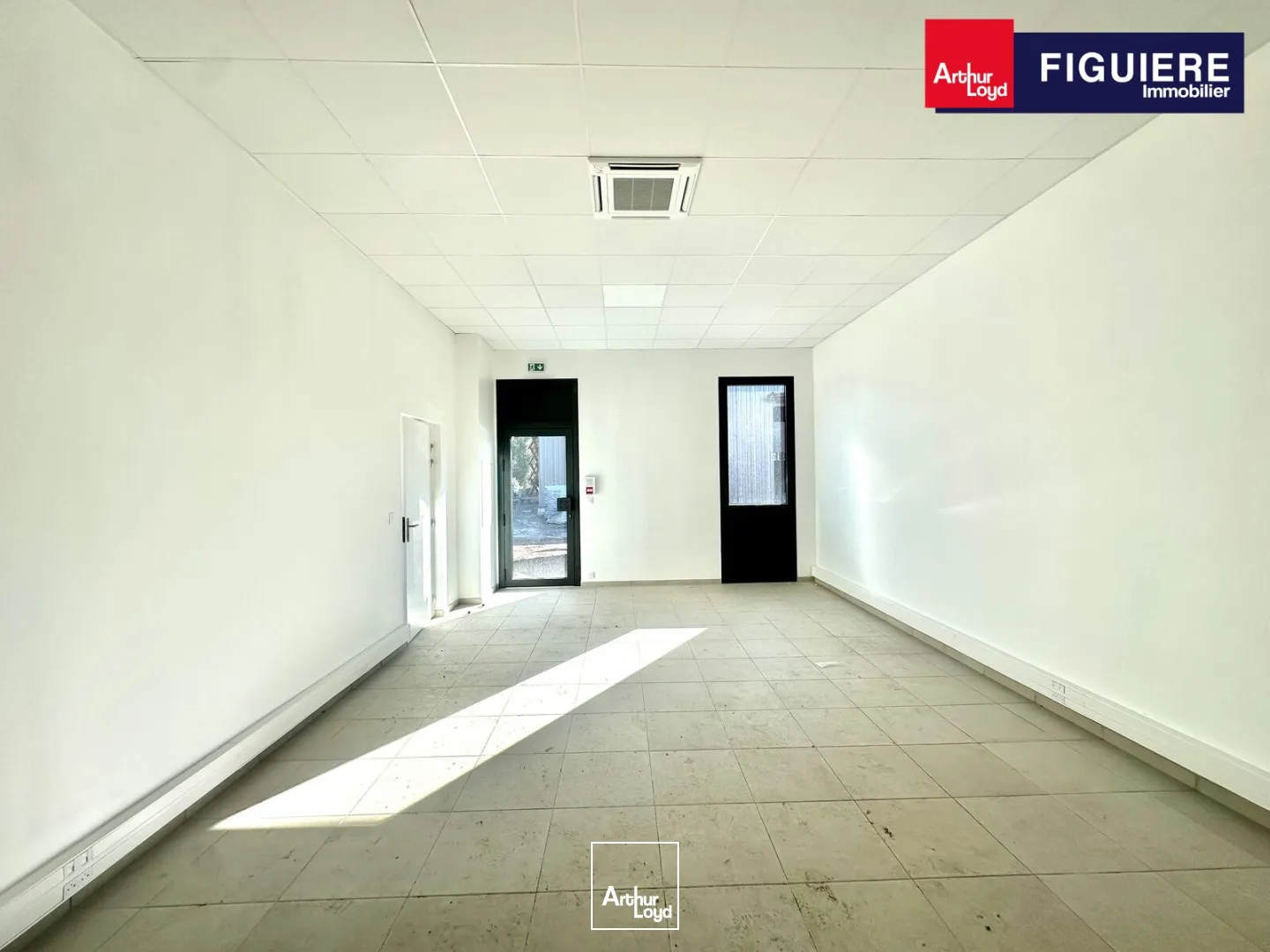 Locaux d'activité & Entrepôts - Location - BOUC BEL AIR - 13320 - 262.12-1052.48 - 7753253