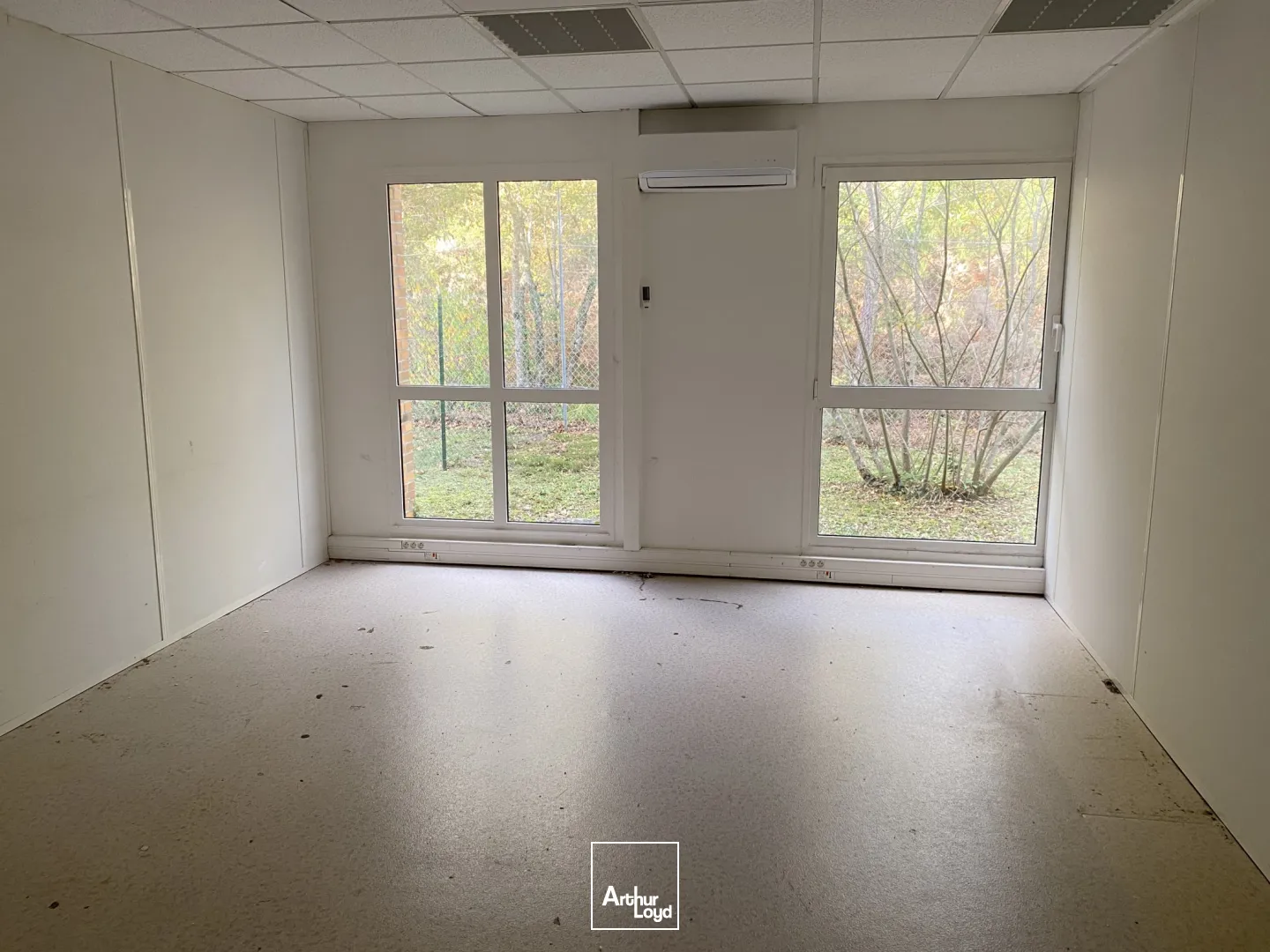 Bureaux - Location - SAINT JEAN D'ILLAC - 33127 - 151.61-151.61 - 7753442