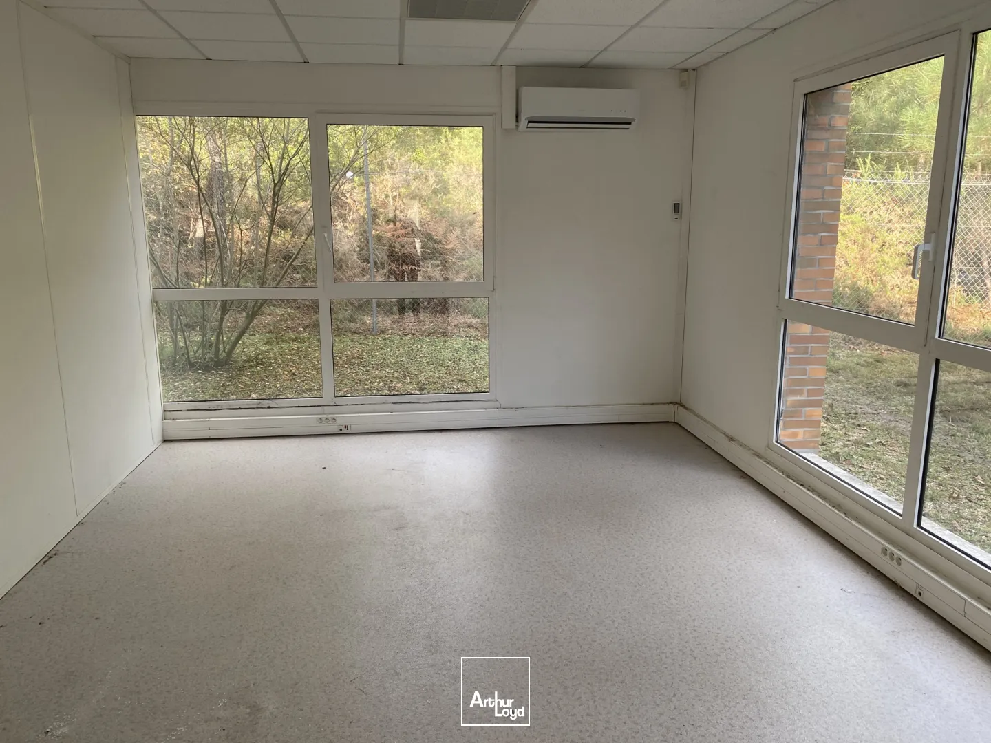 Bureaux - Location - SAINT JEAN D'ILLAC - 33127 - 151.61-151.61 - 7753443
