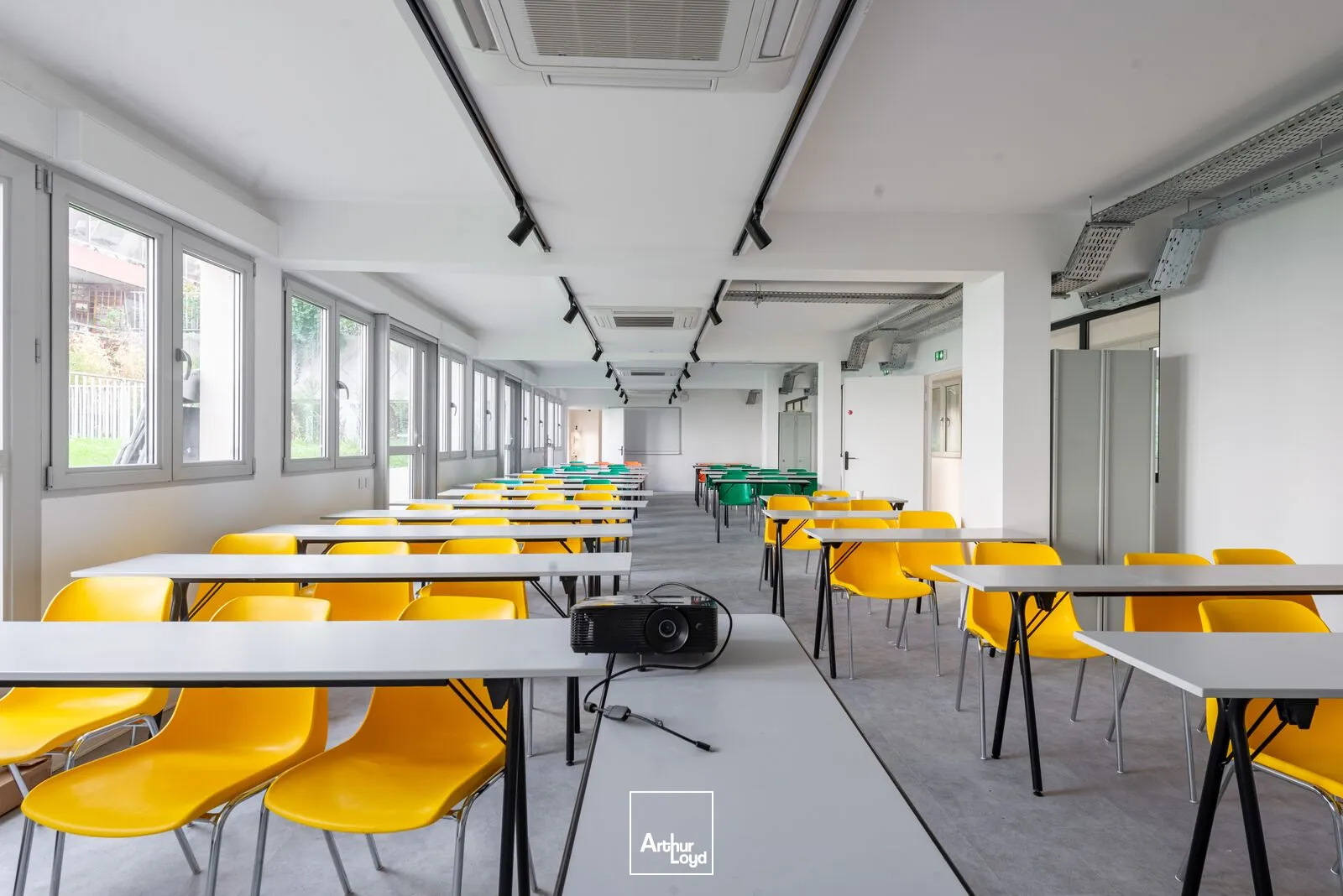 Bureaux - Location - PARIS - 75018 - 585-585 - 7753600
