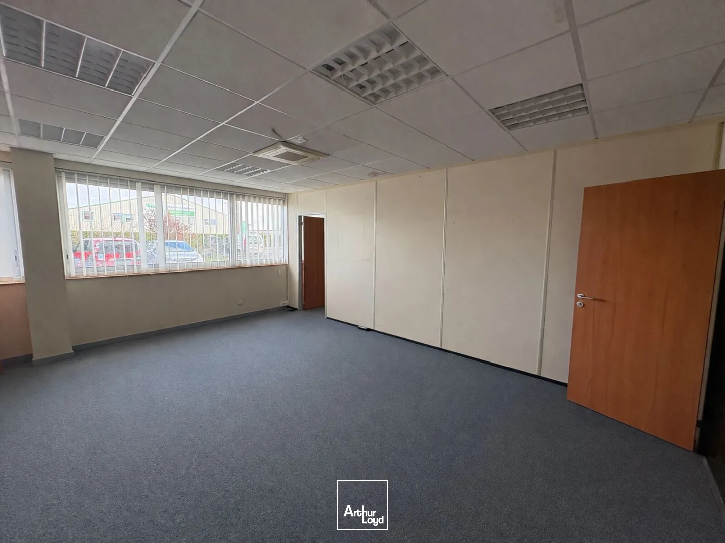 Locaux d'activité & Entrepôts - Location - SAINT JEAN DE LA RUELLE - 45140 - 467-467 - 7754332
