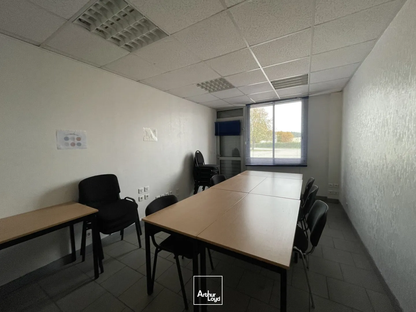 Bureaux - Location - PONT AUDEMER - 27500 - 146.86-146.86 - 7755071