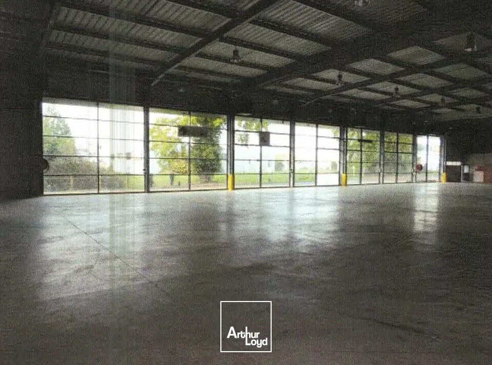 Locaux d'activité & Entrepôts - Location - SAINT PANTALEON DE LARCHE - 19600 - 3070-3070 - 7756432