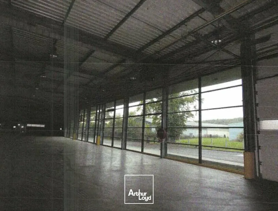 Locaux d'activité & Entrepôts - Location - SAINT PANTALEON DE LARCHE - 19600 - 3070-3070 - 7756438
