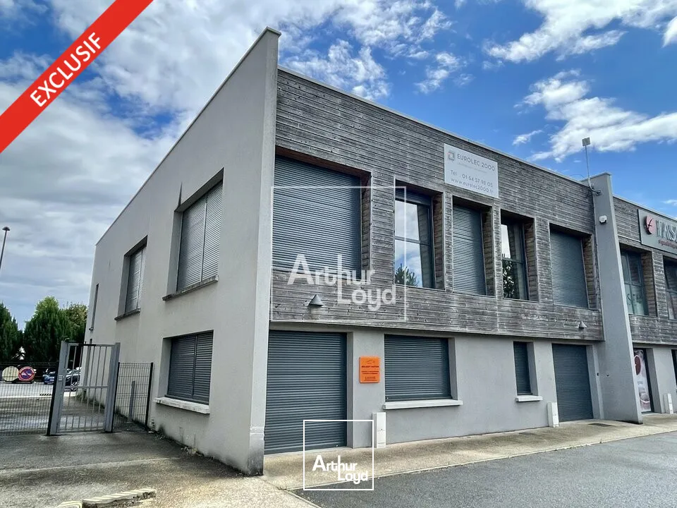 Locaux d'activité & Entrepôts - Vente - SAINT PIERRE DU PERRAY - 91280 - 371-371 - 7756468