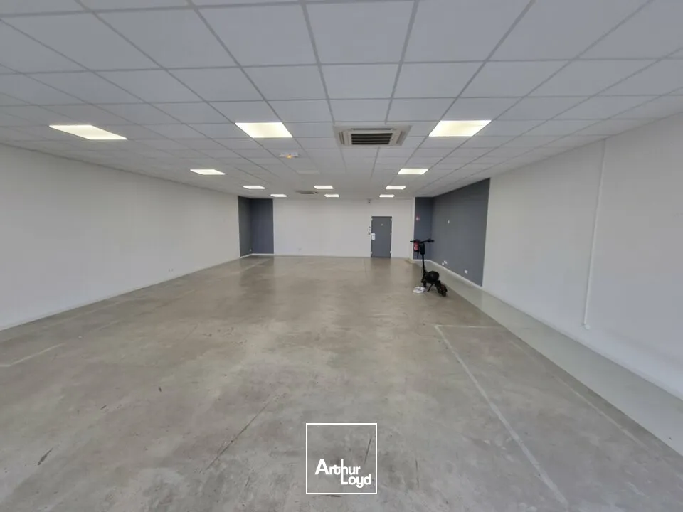 Locaux commerciaux - Location - BESSINES - 79000 - 180-180 - 7756500