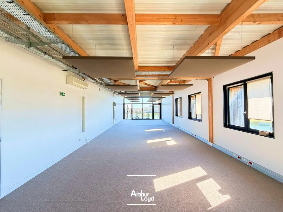 Bureaux - Location - CHASSENEUIL-DU-POITOU - 86360 - 120-120 - 7756494
