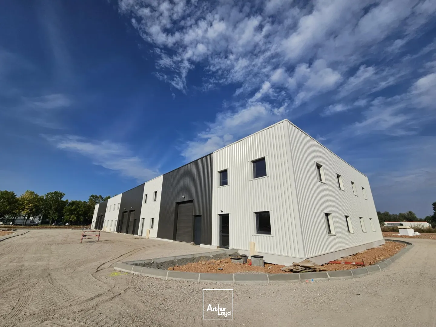 Locaux d'activité & Entrepôts - Location - RIORGES - 42153 - 138-3132 - 7757022