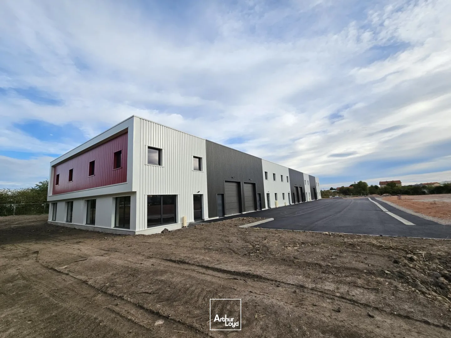 Locaux d'activité & Entrepôts - Location - RIORGES - 42153 - 138-308 - 7757165
