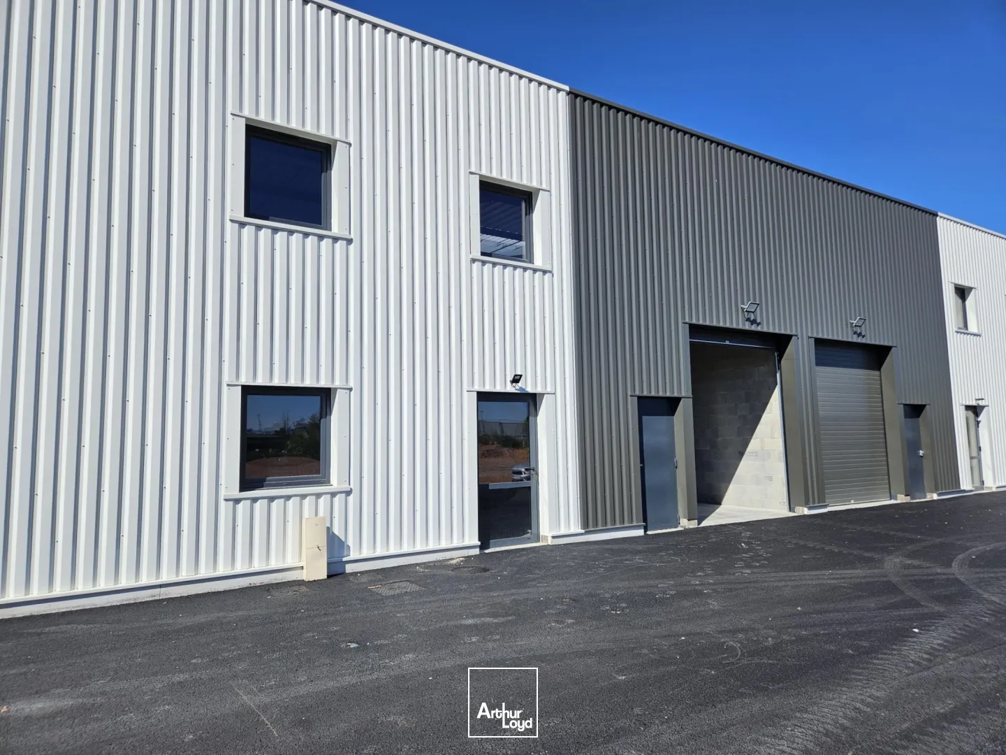 Locaux d'activité & Entrepôts - Location - RIORGES - 42153 - 138-308 - 7757166