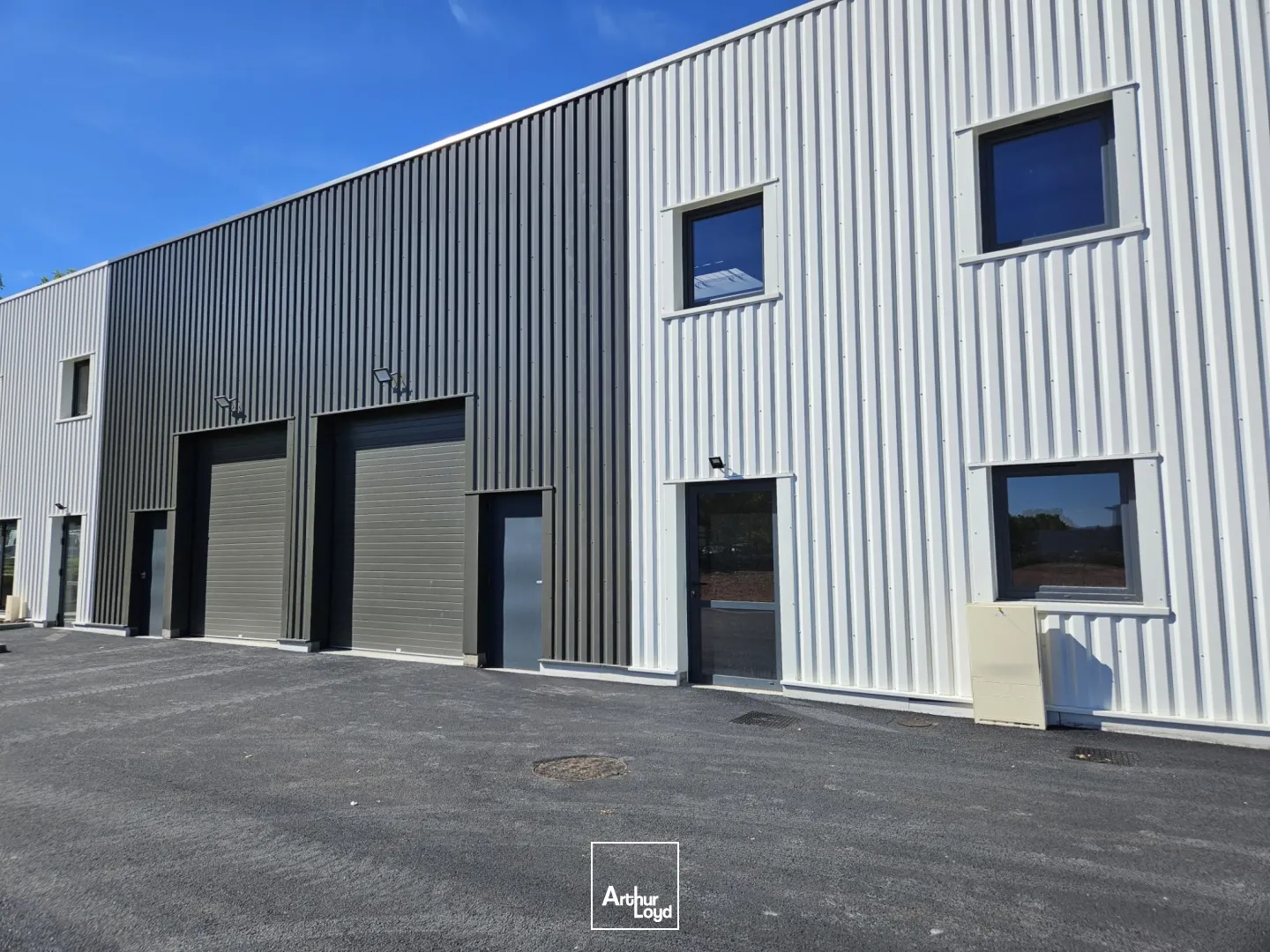 Locaux d'activité & Entrepôts - Location - RIORGES - 42153 - 138-308 - 7757164