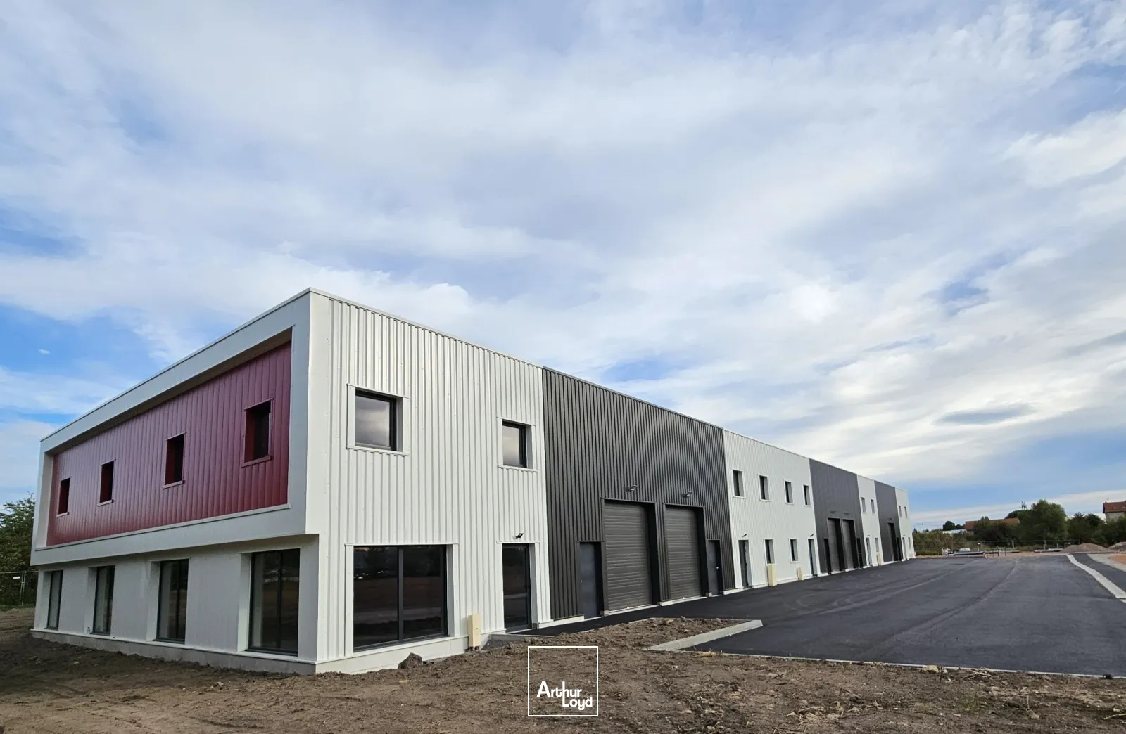 Locaux d'activité & Entrepôts - Location - RIORGES - 42153 - 138-308 - 7757162