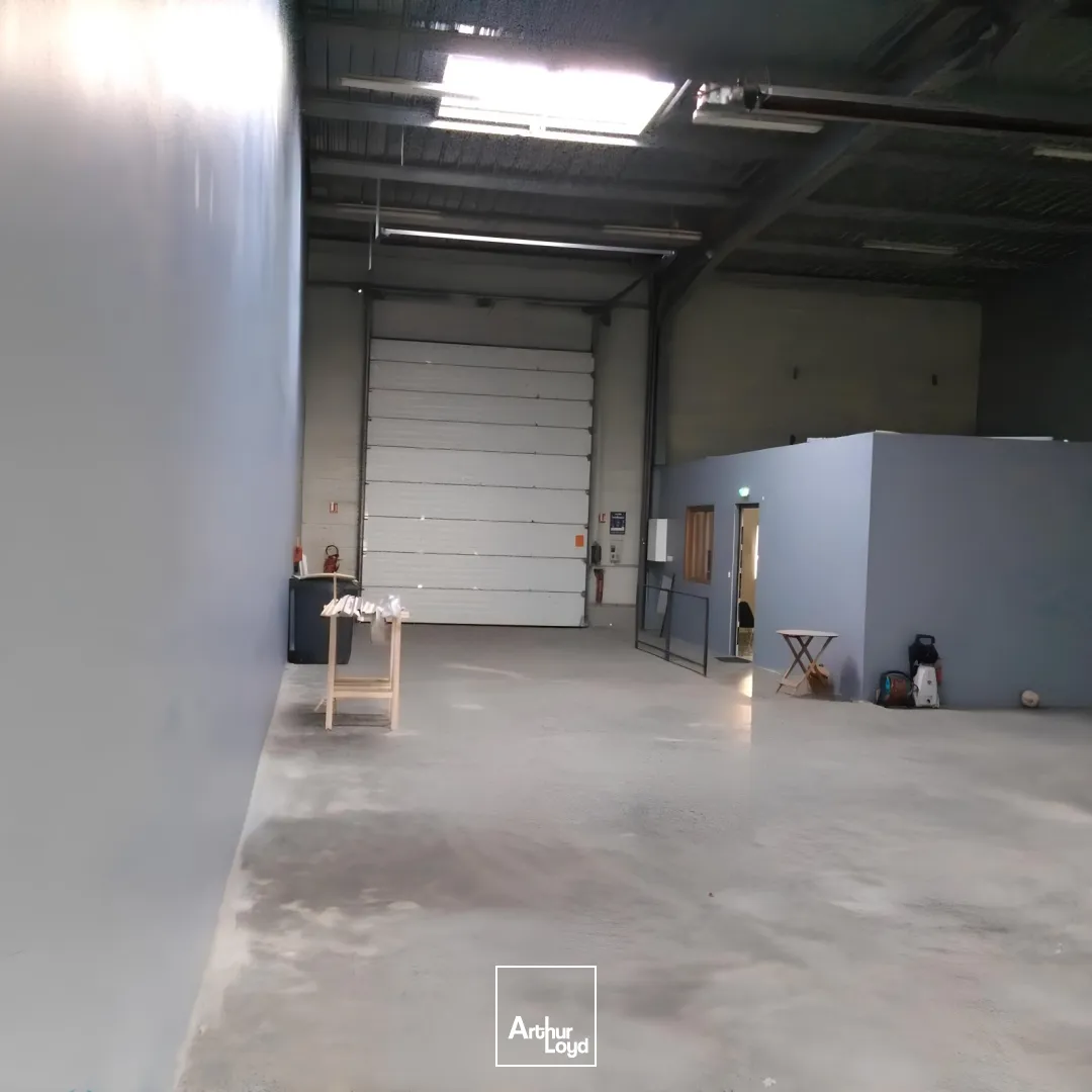Locaux d'activité & Entrepôts - Location - SAINT CHAMOND - 42400 - 300-300 - 7757299