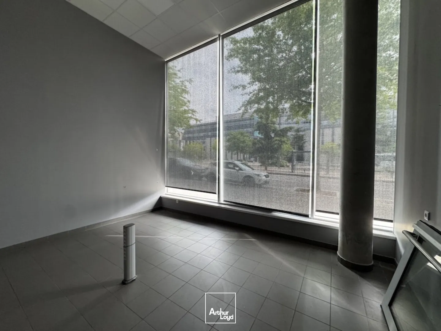 Locaux commerciaux - Location - SAINT ETIENNE - 42000 - 196-196 - 7757372