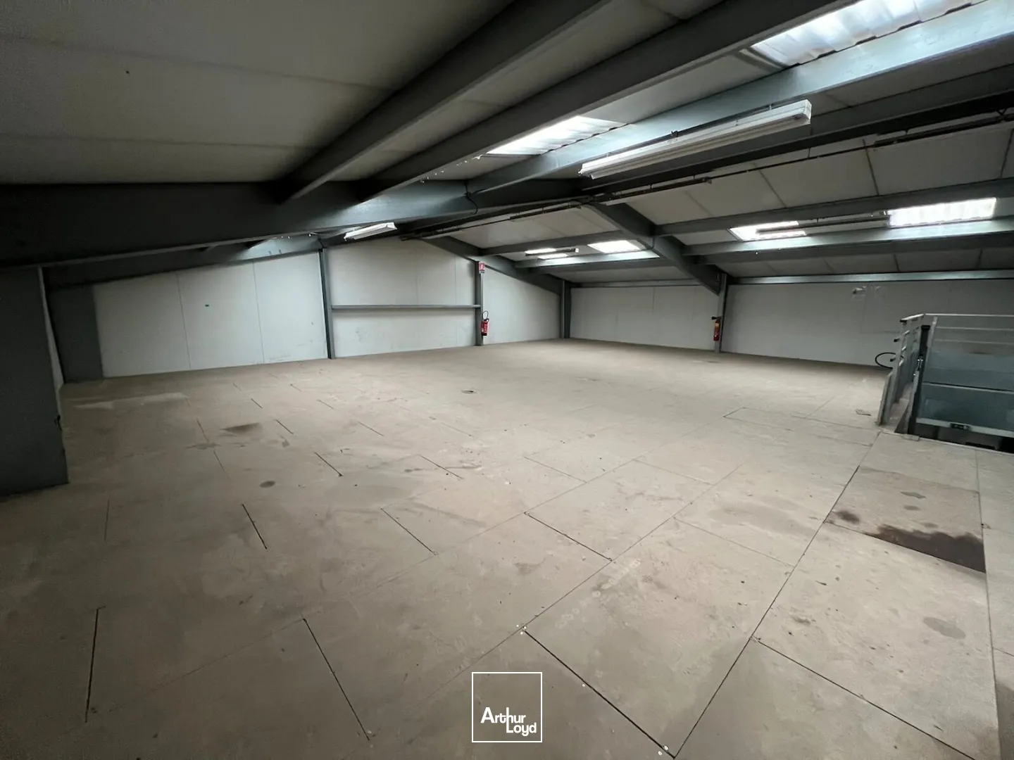 Locaux d'activité & Entrepôts - Location - SAINT ETIENNE - 42100 - 300-300 - 7757381