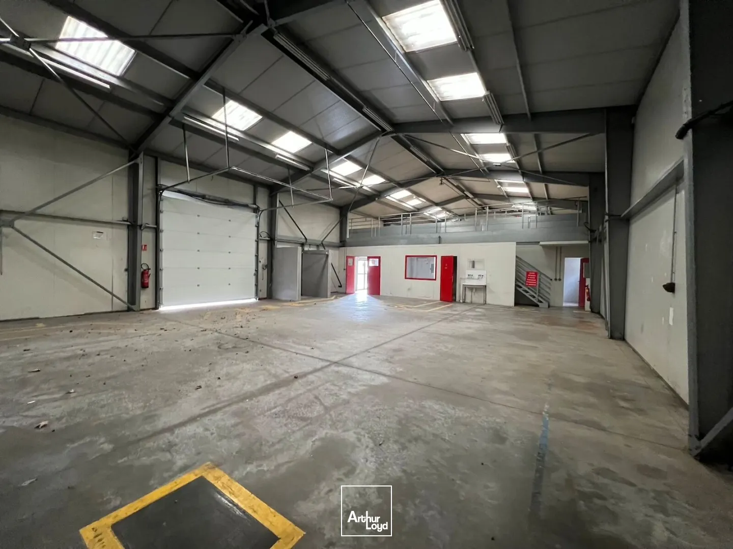 Locaux d'activité & Entrepôts - Location - SAINT ETIENNE - 42100 - 300-300 - 7757378