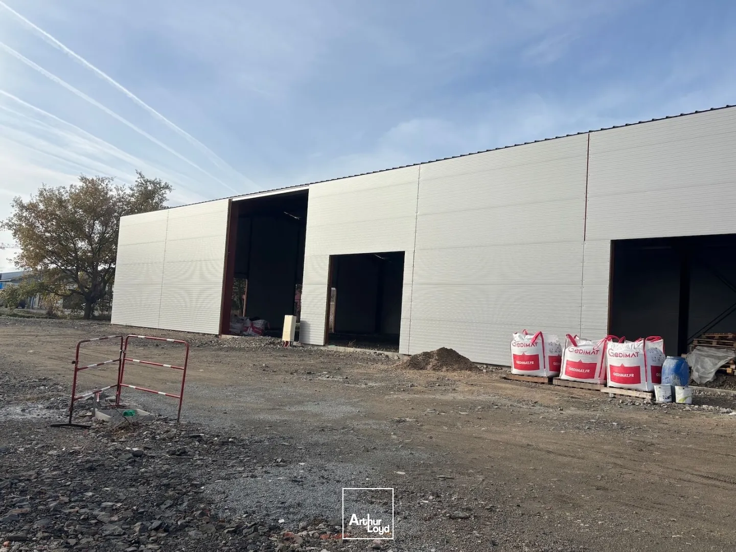 Locaux d'activité & Entrepôts - Vente - SAVIGNEUX - 42600 - 792-792 - 7757454