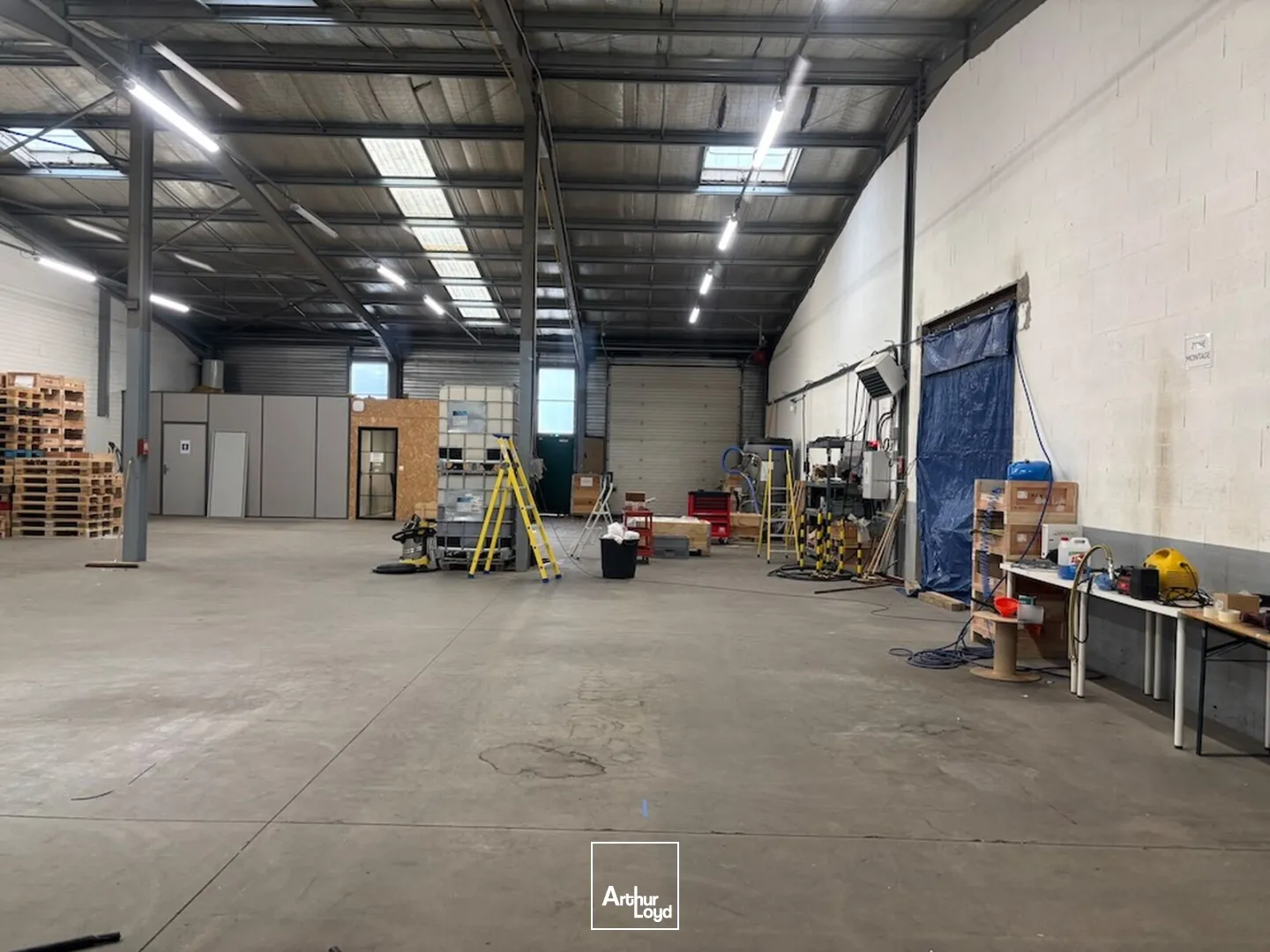 Locaux d'activité & Entrepôts - Location - SAINT ETIENNE - 42100 - 395-792 - 7757483