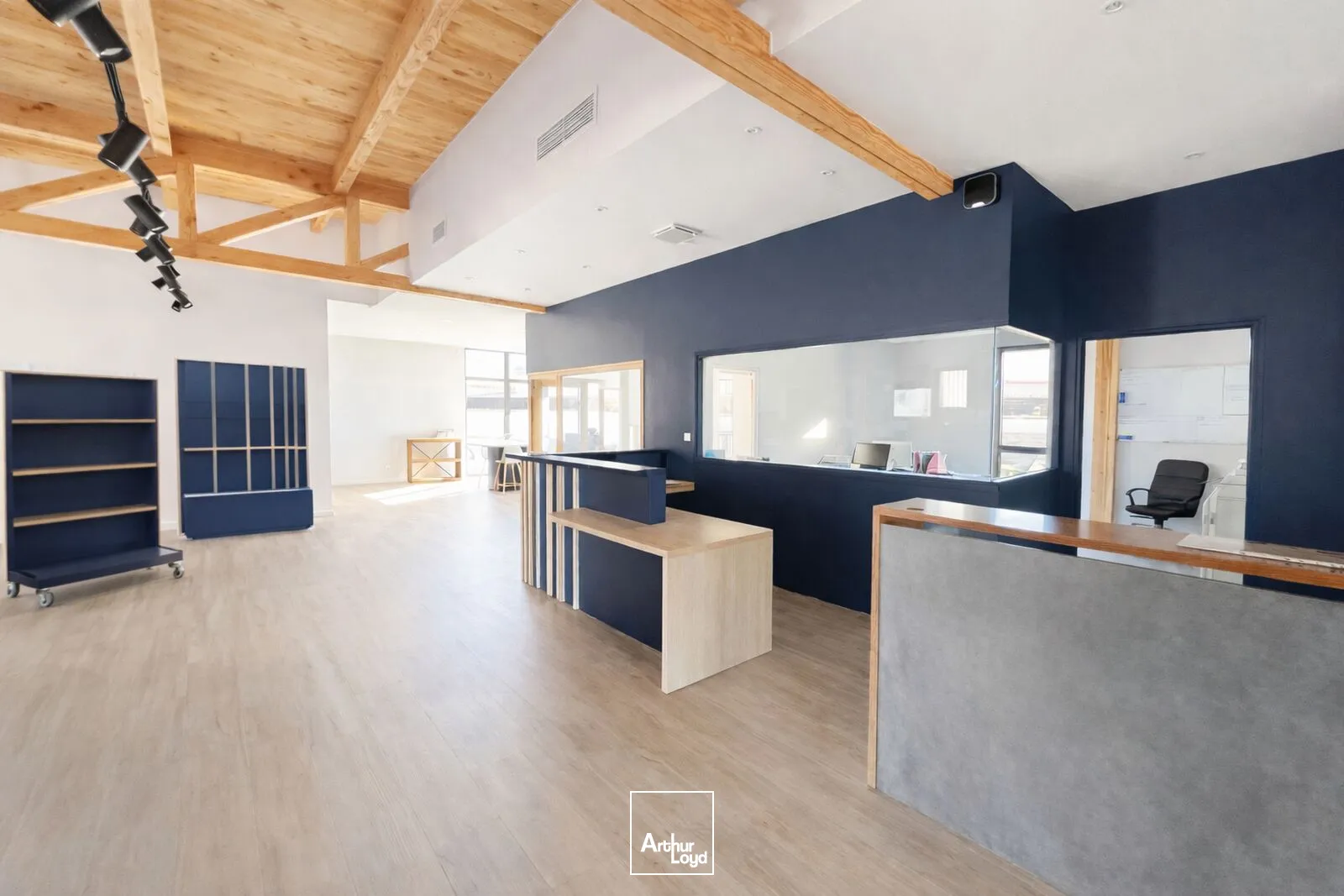 Locaux commerciaux - Vente - ROANNE - 42300 - 240-575 - 7757537