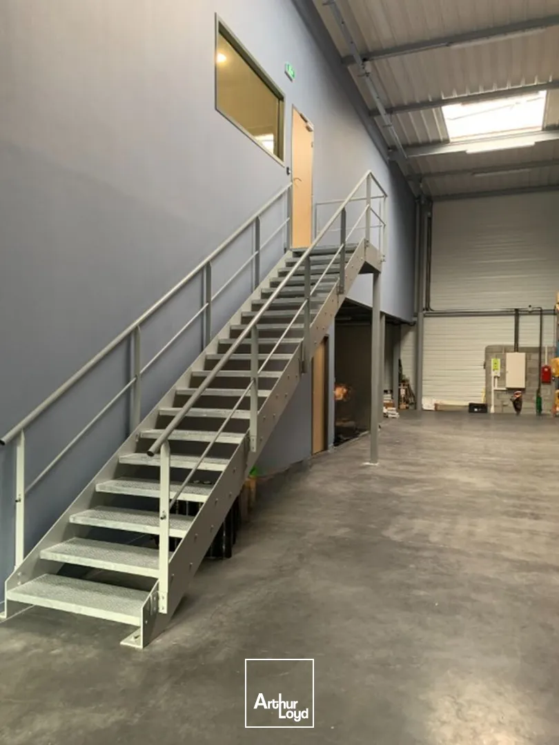 Locaux d'activité & Entrepôts - Vente - LE COTEAU - 42120 - 360-360 - 7757545