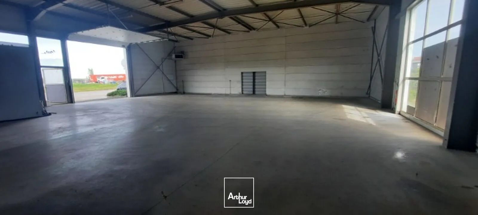 Locaux d'activité & Entrepôts - Vente - BOEN SUR LIGNON - 42130 - 583-583 - 7757598
