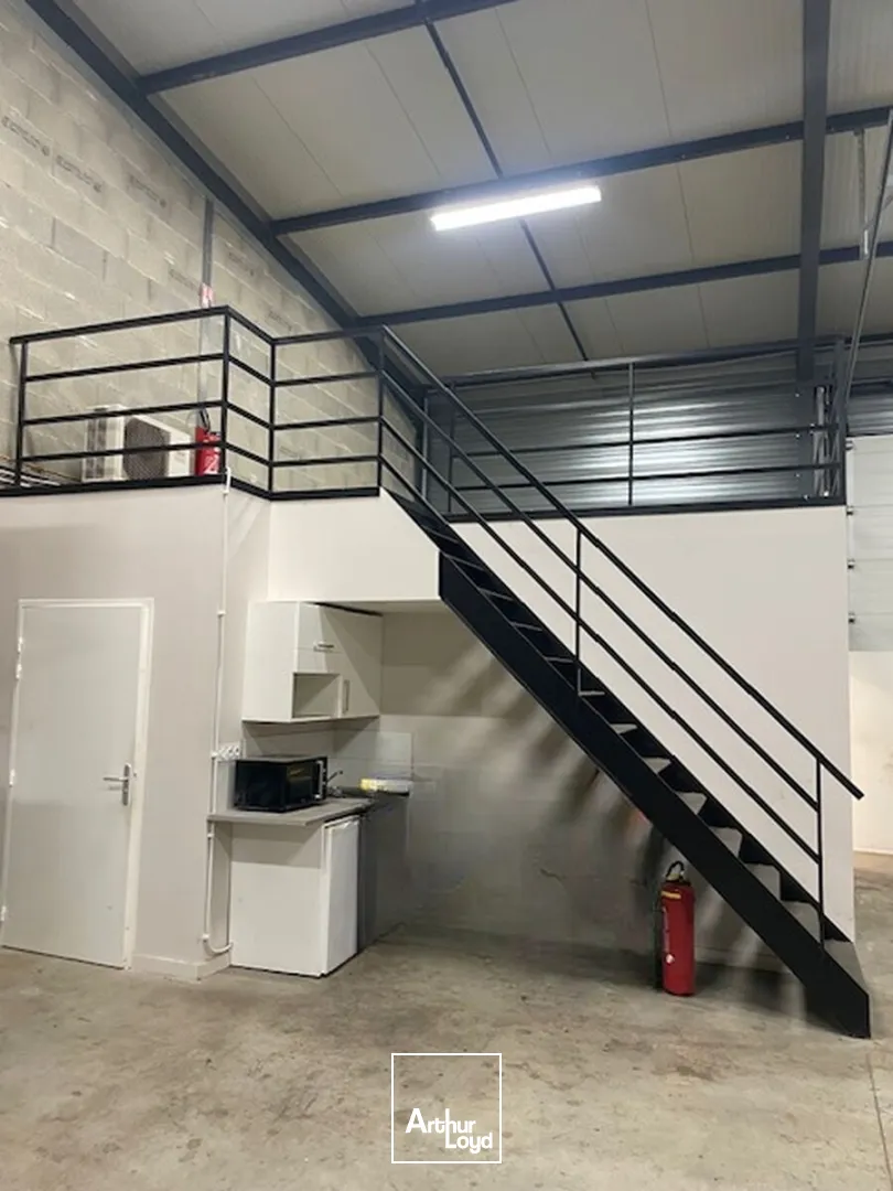 Locaux d'activité & Entrepôts - Vente - ROCHE LA MOLIERE - 42230 - 215-215 - 7757634