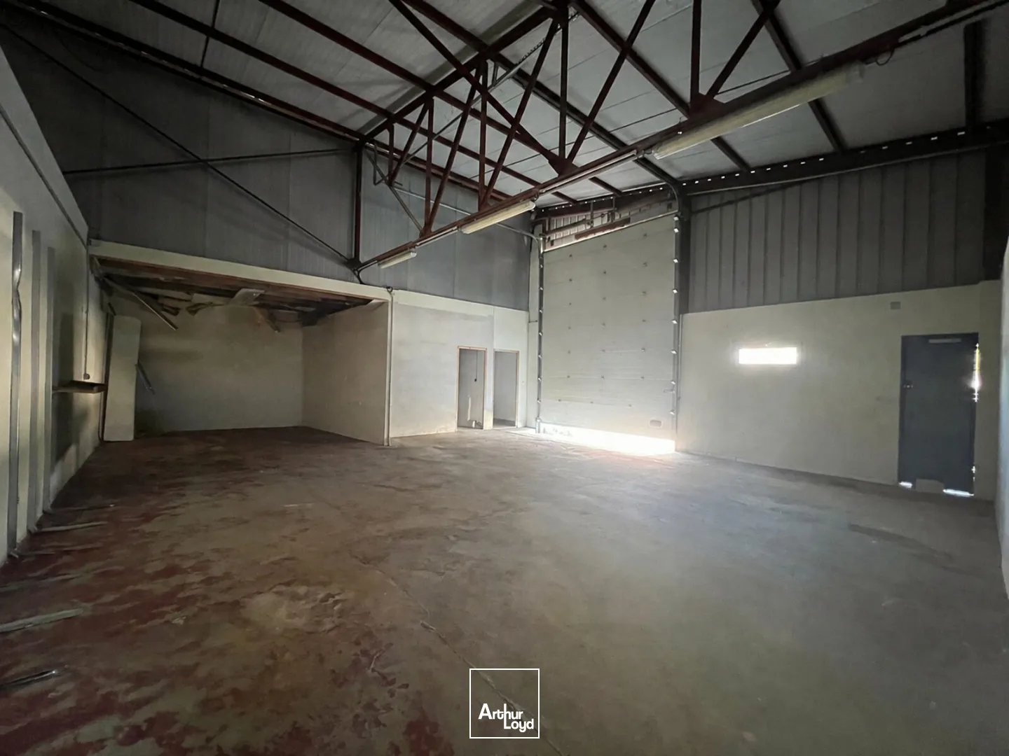 Locaux d'activité & Entrepôts - Location - MONTBRISON - 42600 - 166-560 - 7757641