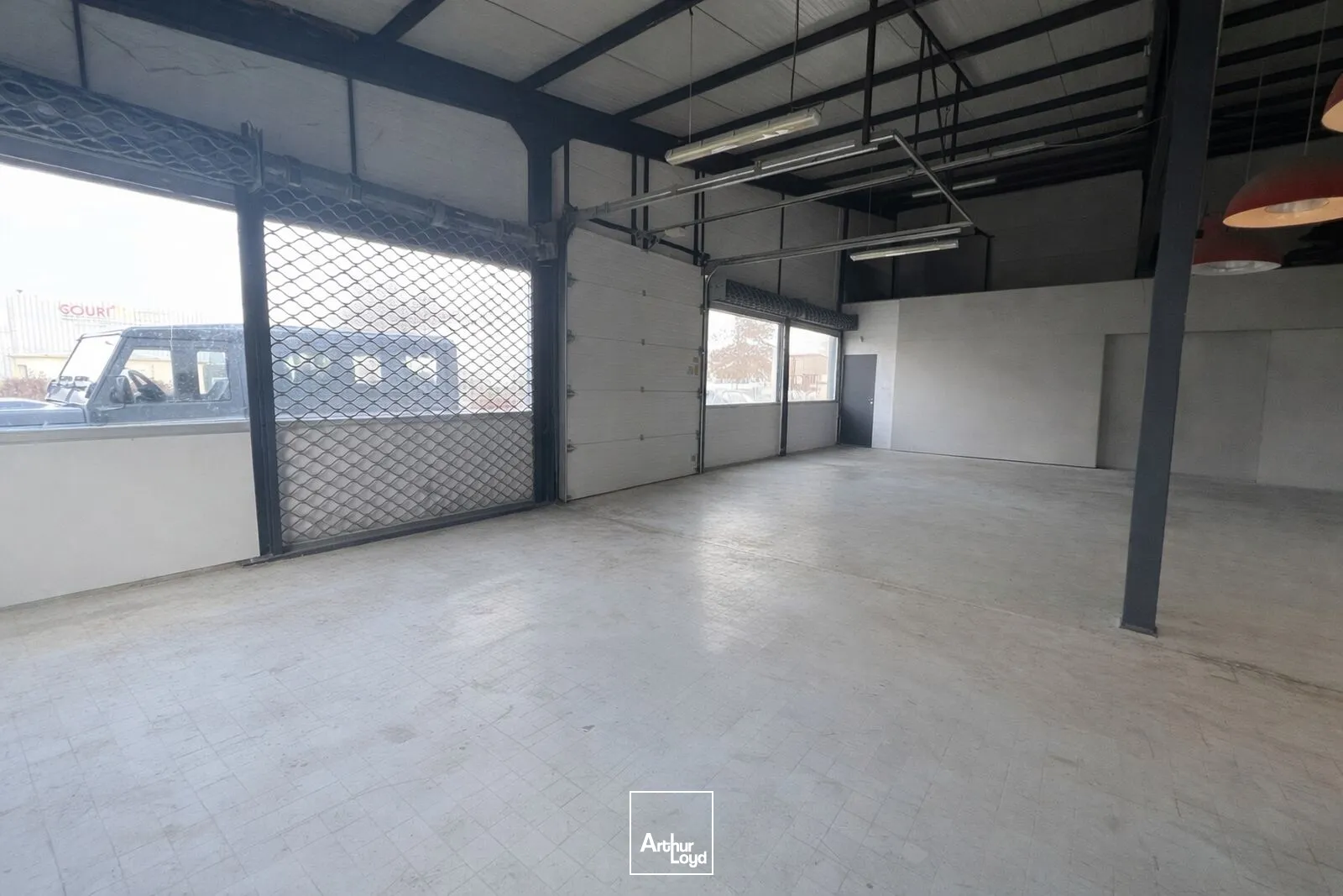 Locaux d'activité & Entrepôts - Location - MONTBRISON - 42600 - 166-560 - 7757640