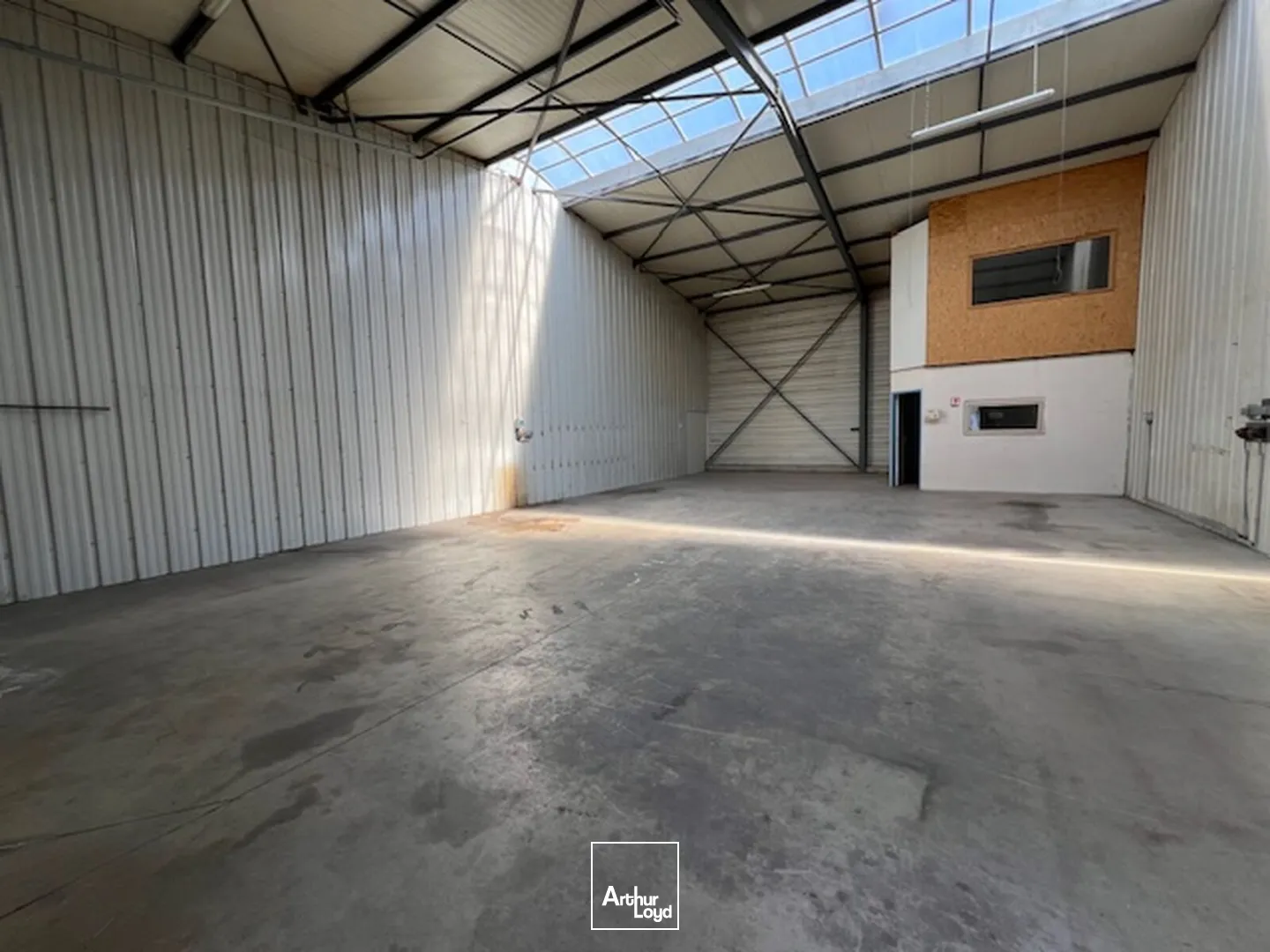 Locaux d'activité & Entrepôts - Location - MONTBRISON - 42600 - 160-160 - 7757716