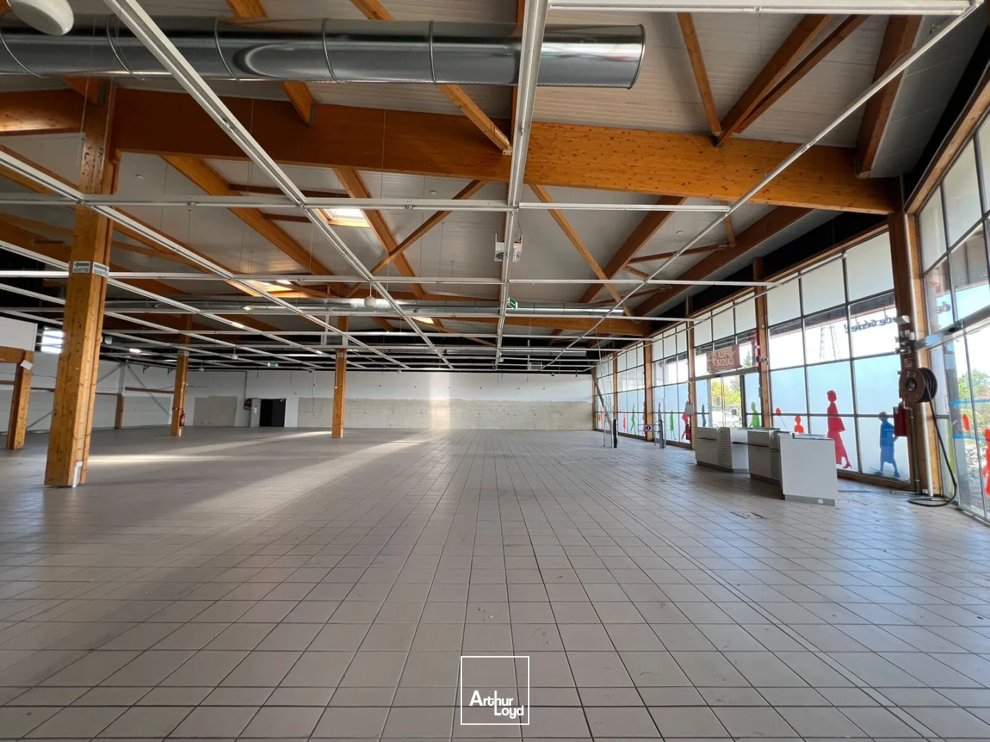 Locaux commerciaux - Location - MONTBRISON - 42600 - 1140-1140 - 7757720