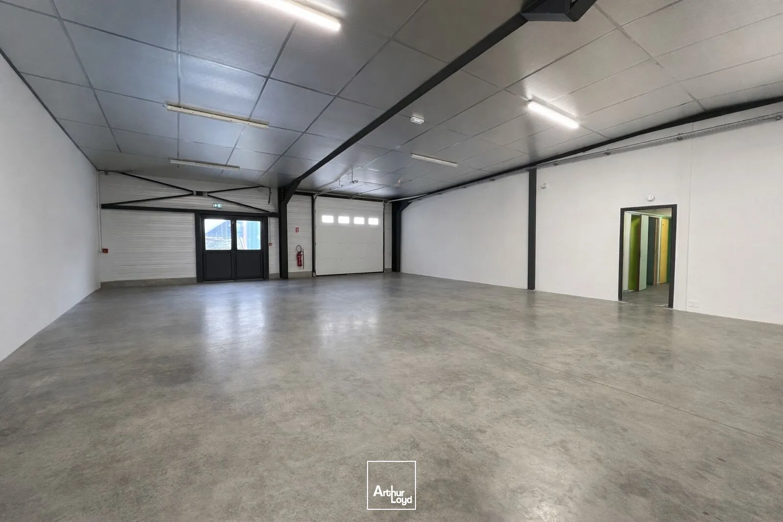 Locaux d'activité & Entrepôts - Vente - SAINT VICTOR SUR RHINS - 42630 - 790-790 - 7757771