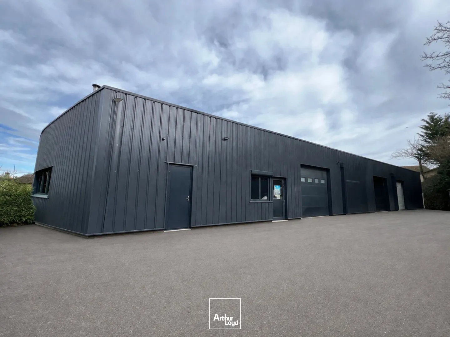 Locaux d'activité & Entrepôts - Vente - SAINT VICTOR SUR RHINS - 42630 - 790-790 - 7757770