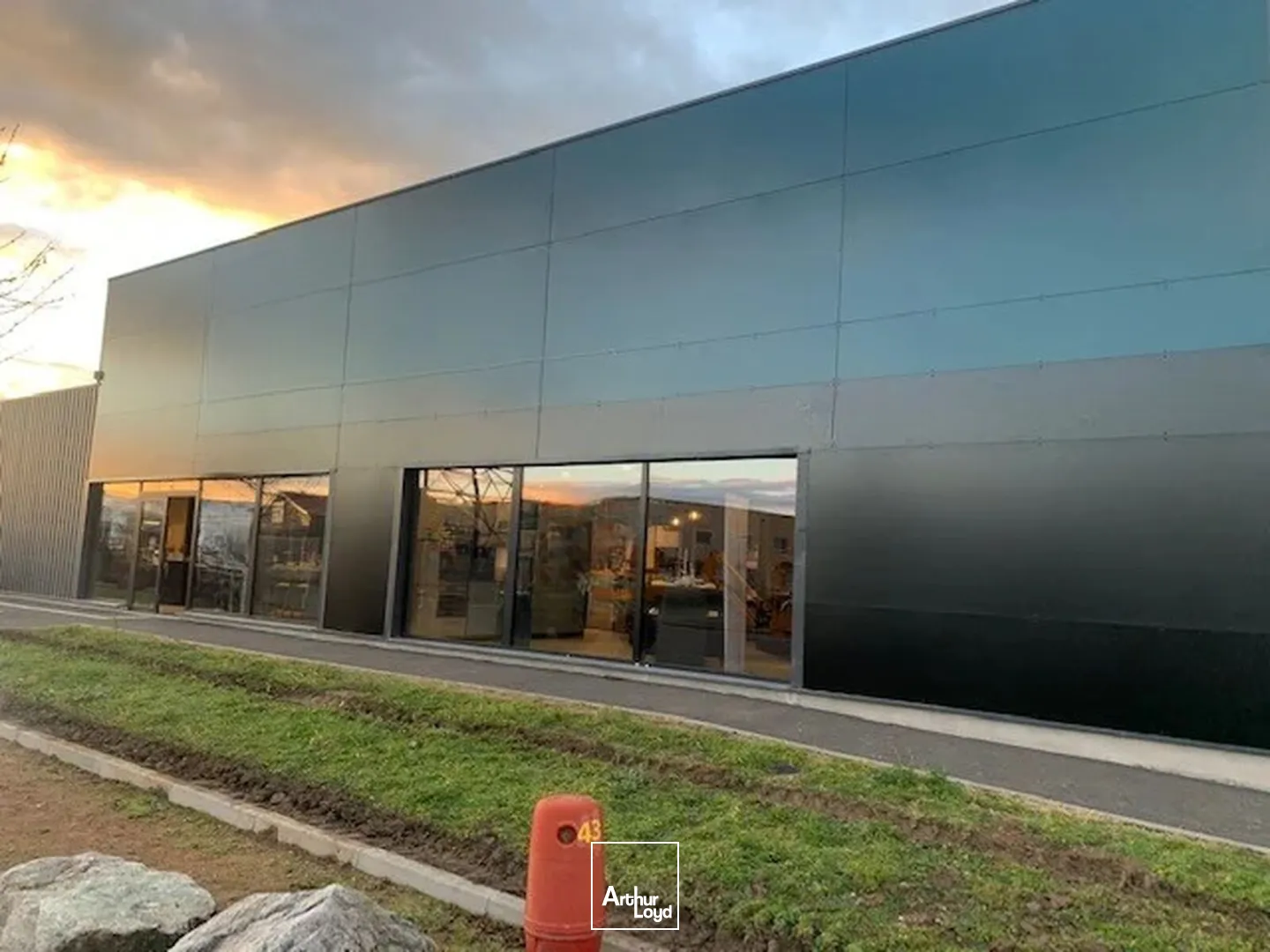 Locaux commerciaux - Location - SAVIGNEUX - 42600 - 265-265 - 7757773