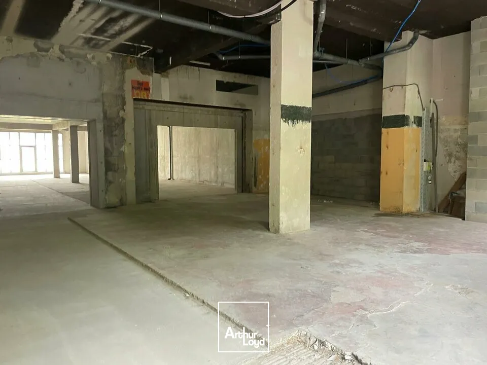 Locaux commerciaux - Vente - LA ROCHE SUR YON - 85000 - 357.83-357.83 - 7758104