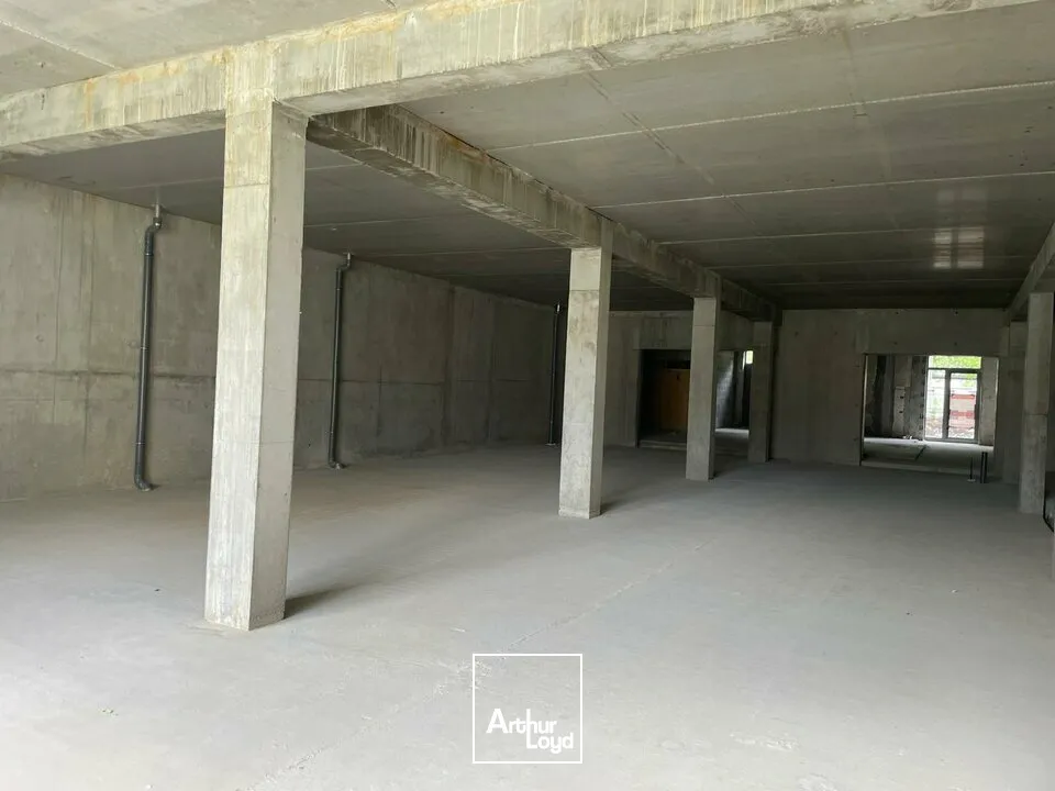 Locaux commerciaux - Vente - LA ROCHE SUR YON - 85000 - 357.83-357.83 - 7758106