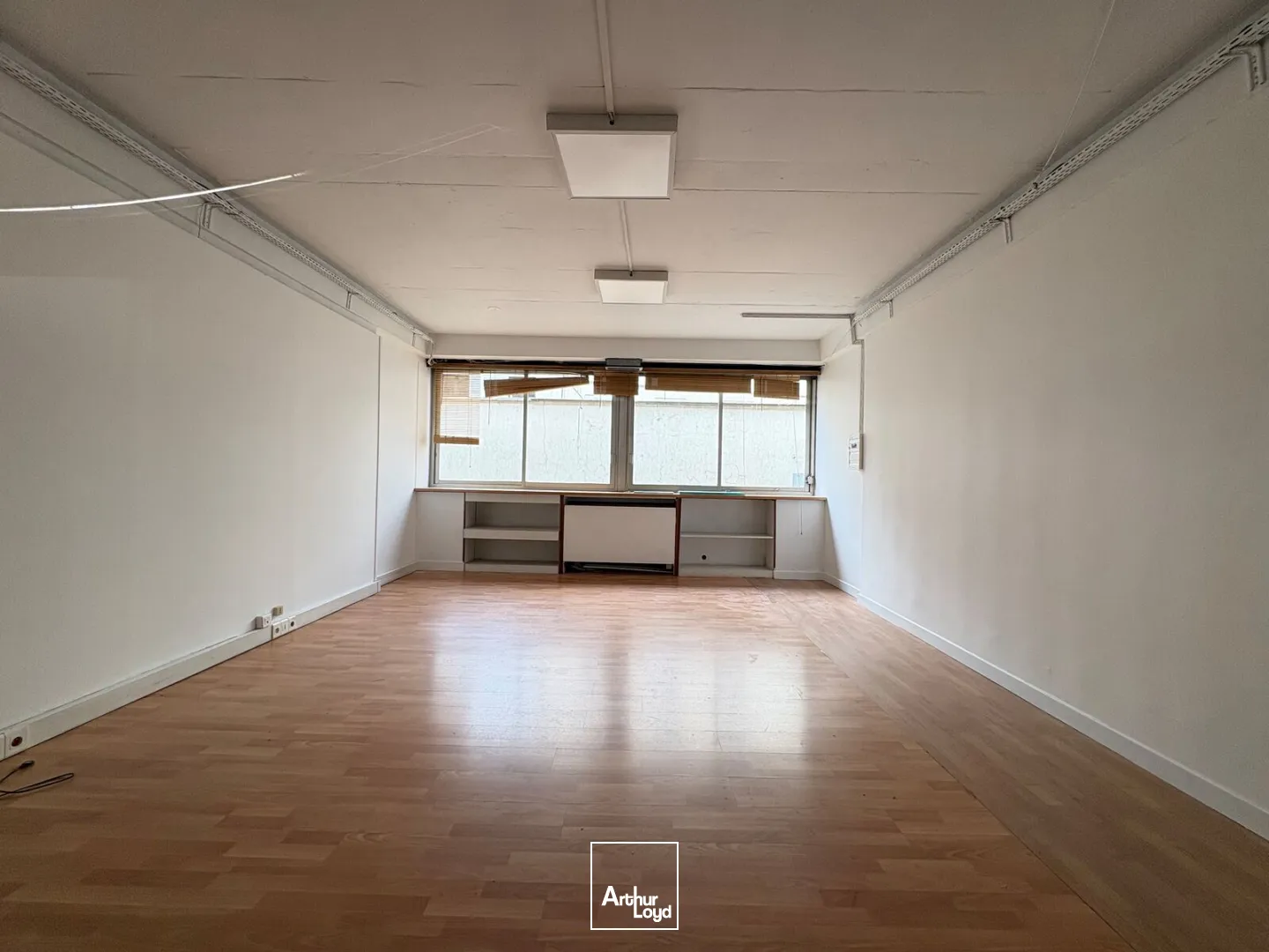 Bureaux - Vente - PARIS - 75010 - 32-32 - 7759303