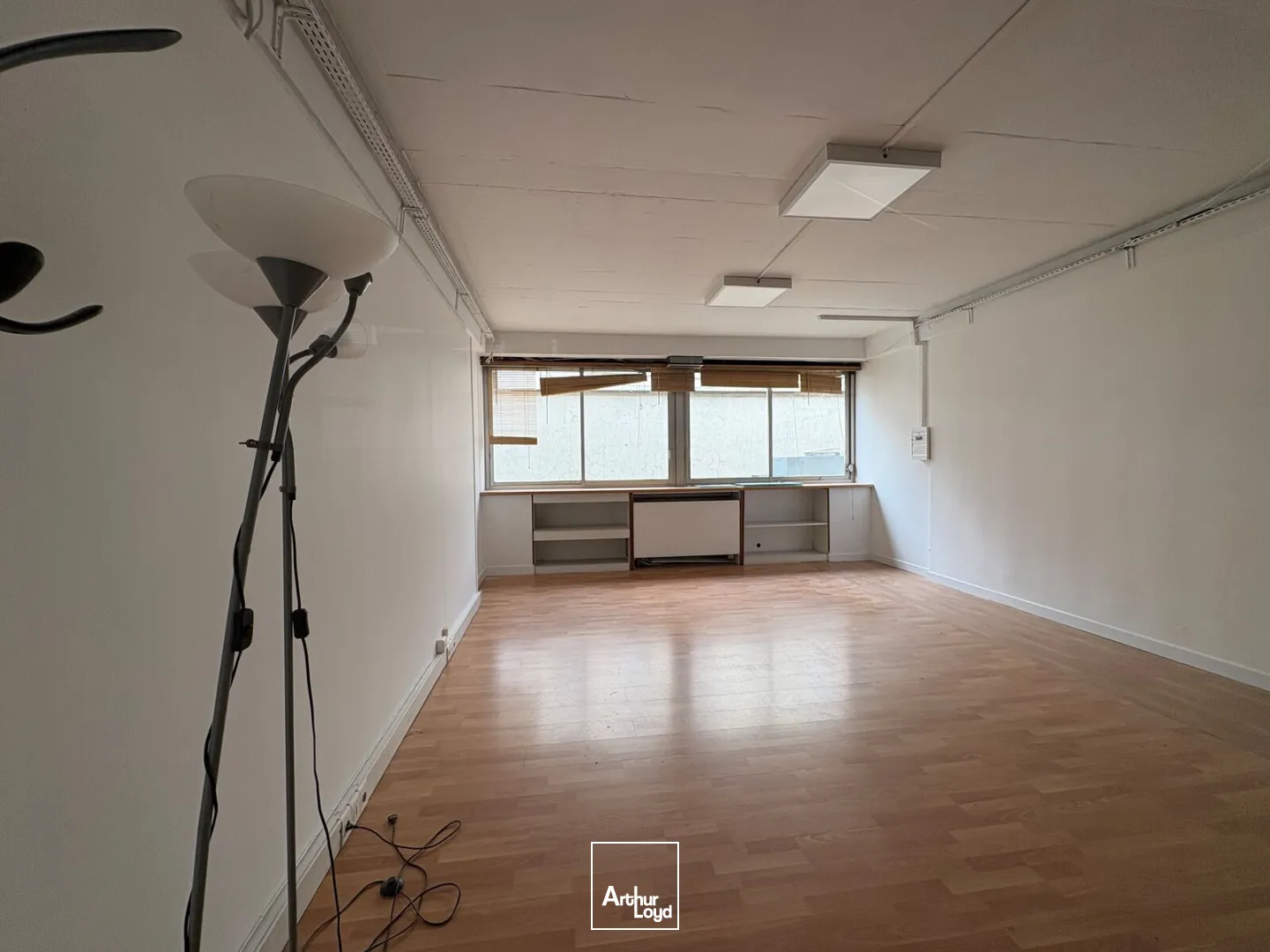 Bureaux - Vente - PARIS - 75010 - 32-32 - 7759302